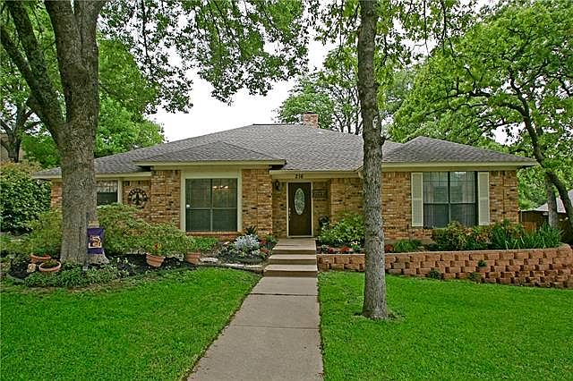 1st image of 216 Pebble Beach Dr