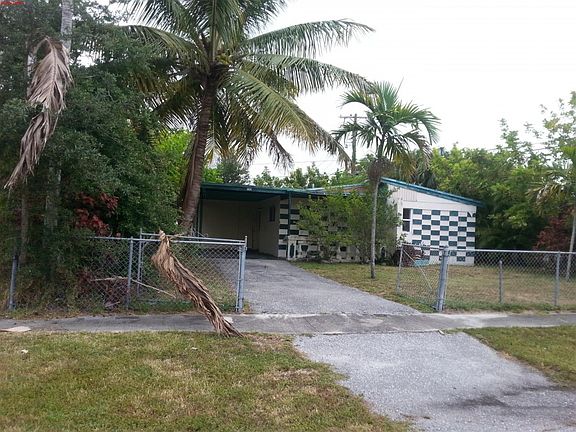 3rd image of 5285 Harriet Pl