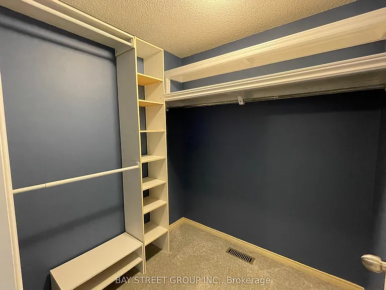 27 Lindsay Ct — Photo 17