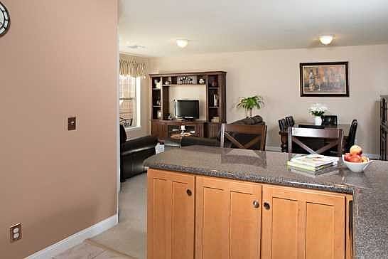 4th image of 549 Gregory Ct #549