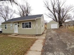 2217 9th Ave SW, Cedar Rapids, IA 52404