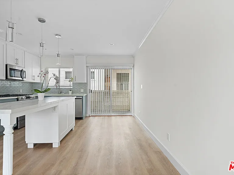 2435 3rd St #3 — Photo 12