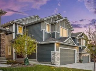 814 E Bluerock Way SW, Calgary, AB T2Y0S4