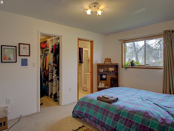 3rd image of 13513 NE Salmon Creek Ave