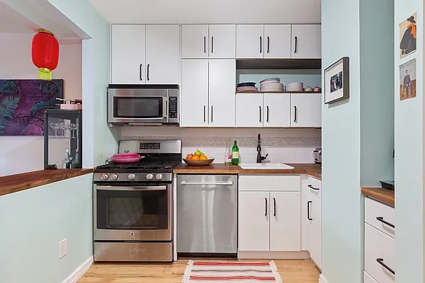 Rented by Compass | media 7