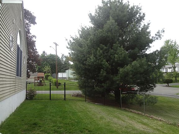 FENCED IN YARD