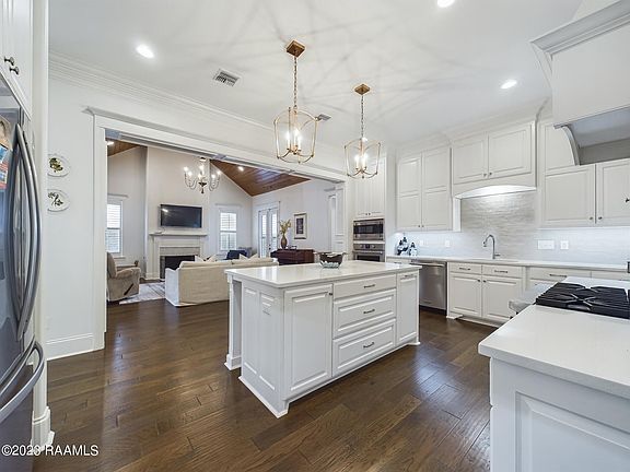 4th image of 111 Drifting Sands Ln