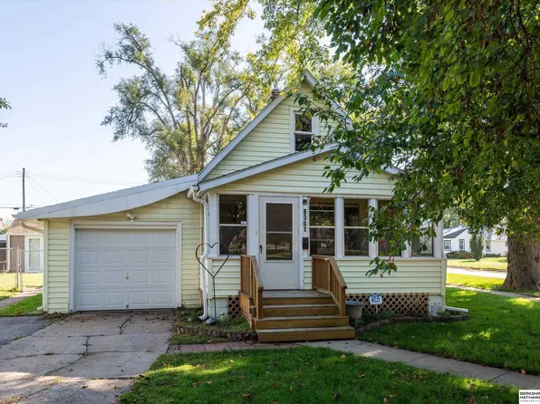 8301 N 28th Ave, Omaha, NE 68112