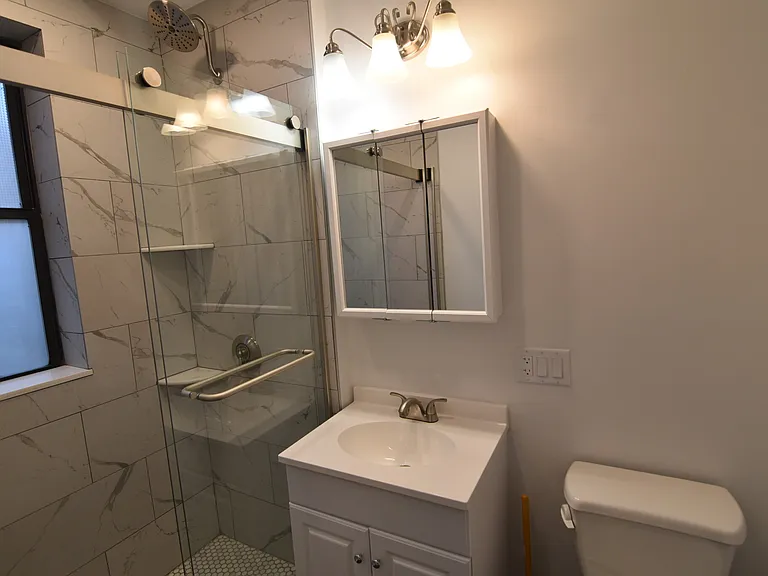 11 Queensberry St #16 — Photo 8