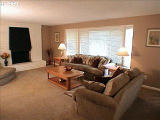2nd image of 1102 SE 102nd Ave