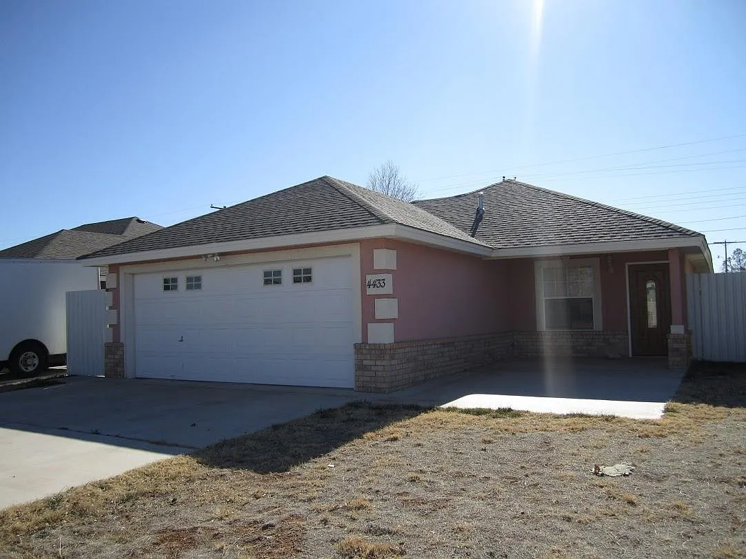3 bed, 1540 sqft, $1,645 — Photo 2