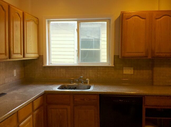 2nd image of 5 Kendall St APT 2