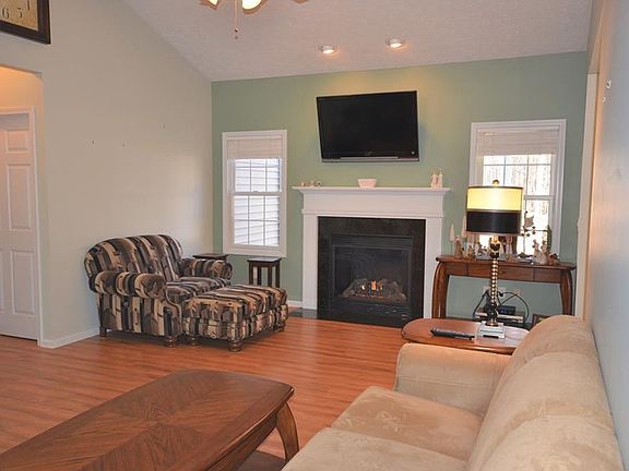 5th image of 3986 Hilltop Dr