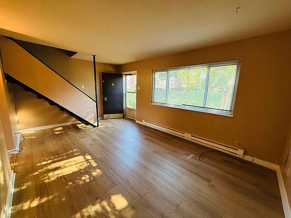 4th image of 7318 Hazelcrest Dr