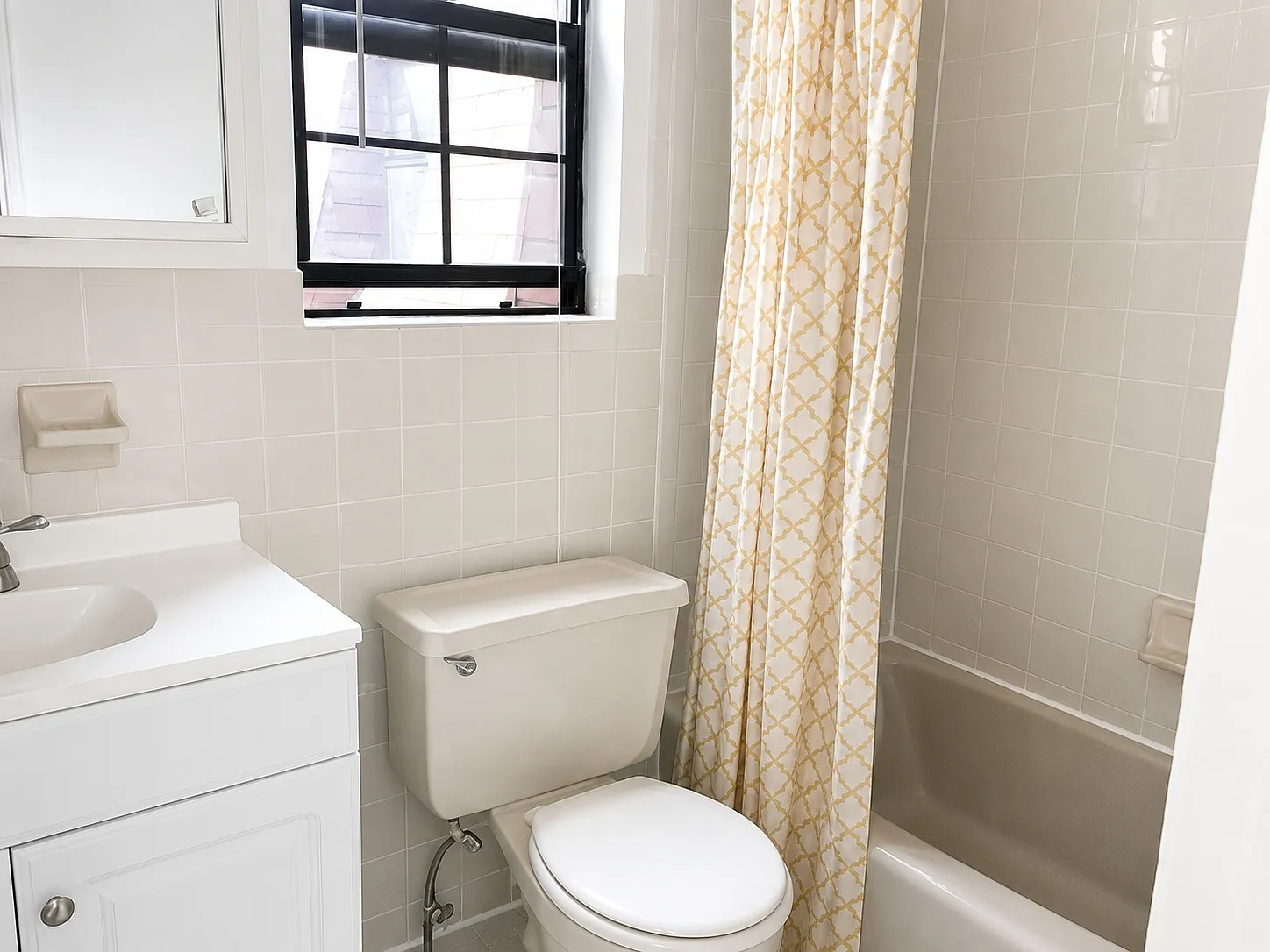 1 bed, 990 sqft, $2,250 — Photo 4