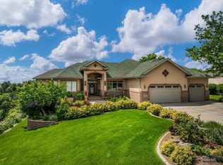 4818 Enchanted Pines Dr, Rapid City, SD 57701