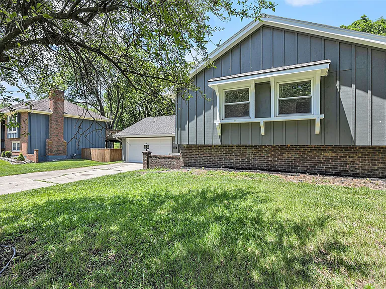 6704 Lakeshore Dr — Photo 6