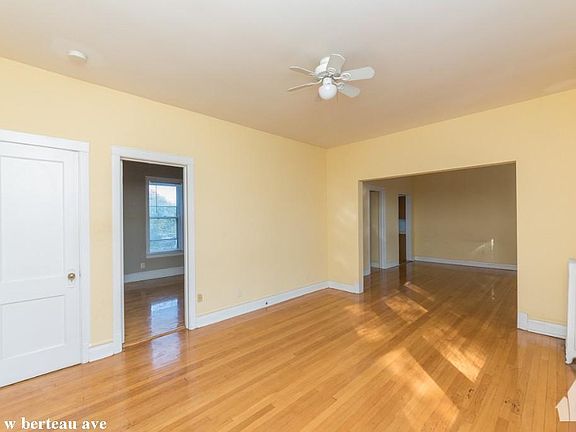 5th image of 1948 W Berteau Ave #1226