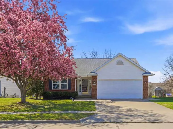 2211 Palmer Cir, Iowa City, IA 52240
