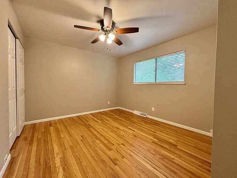 1105 Catalpa Cir — Photo 16