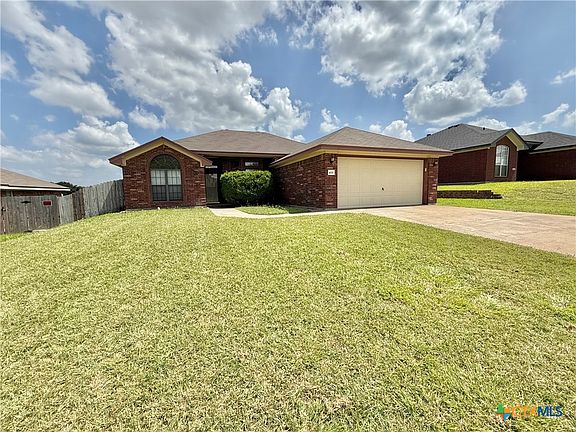 4th image of 4110 Windwood Dr