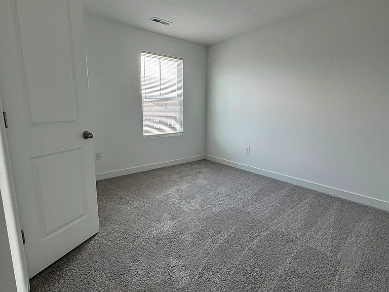 1577 Albatross St — Photo 13