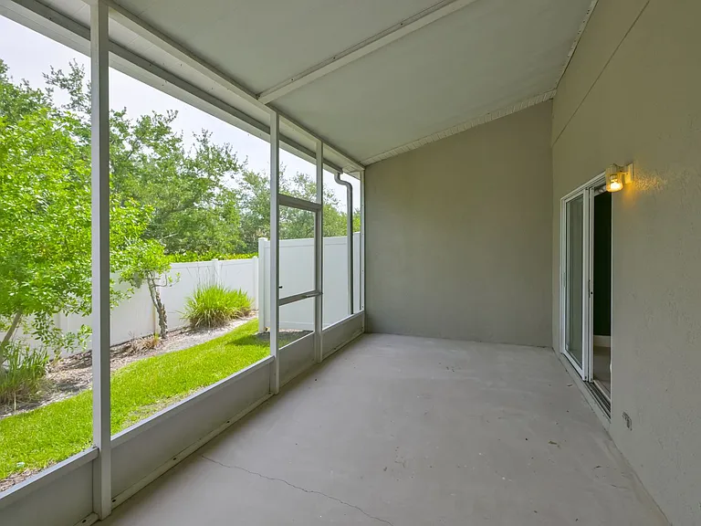 671 Vallance Way NE — Photo 15