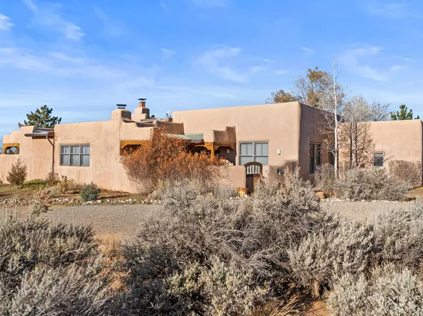 2 Tecolote Rd, Taos, NM 87529