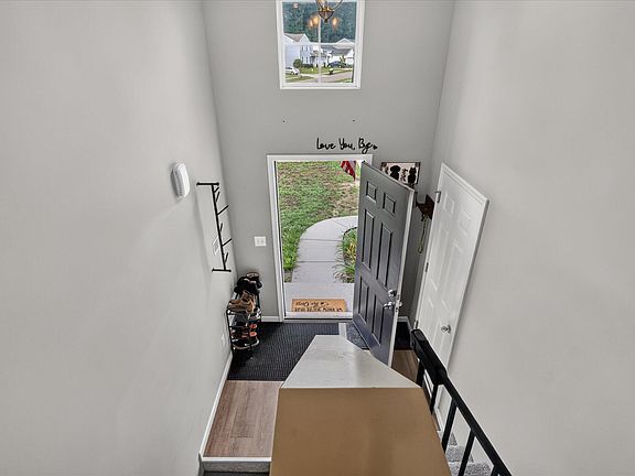 5th image of 818 Strauss Ct