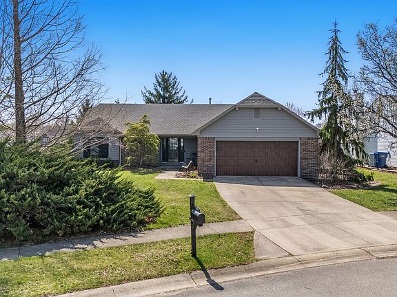3rd image of 12205 Whitebark Dr