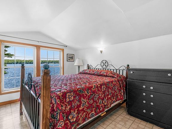 3rd image of 115 E Toddy Way