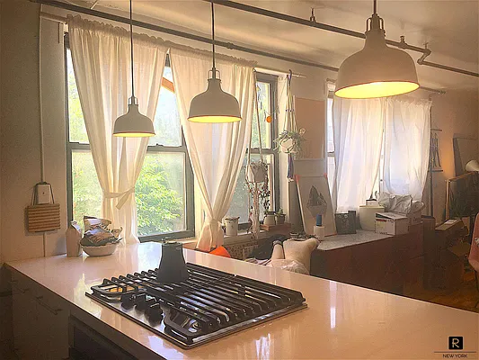 Rented by R New York | media 63