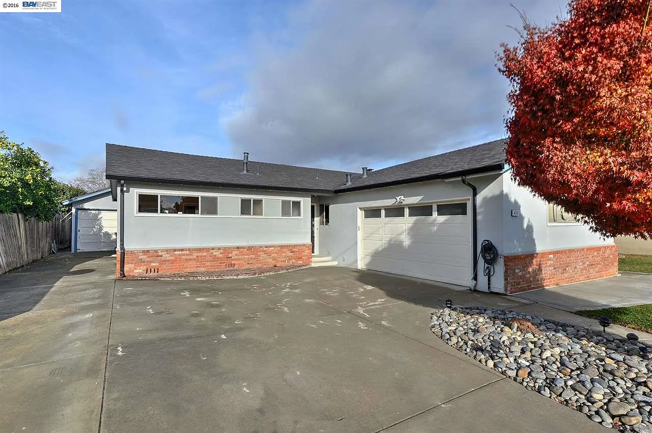 4717 Deadwood Dr photo 1