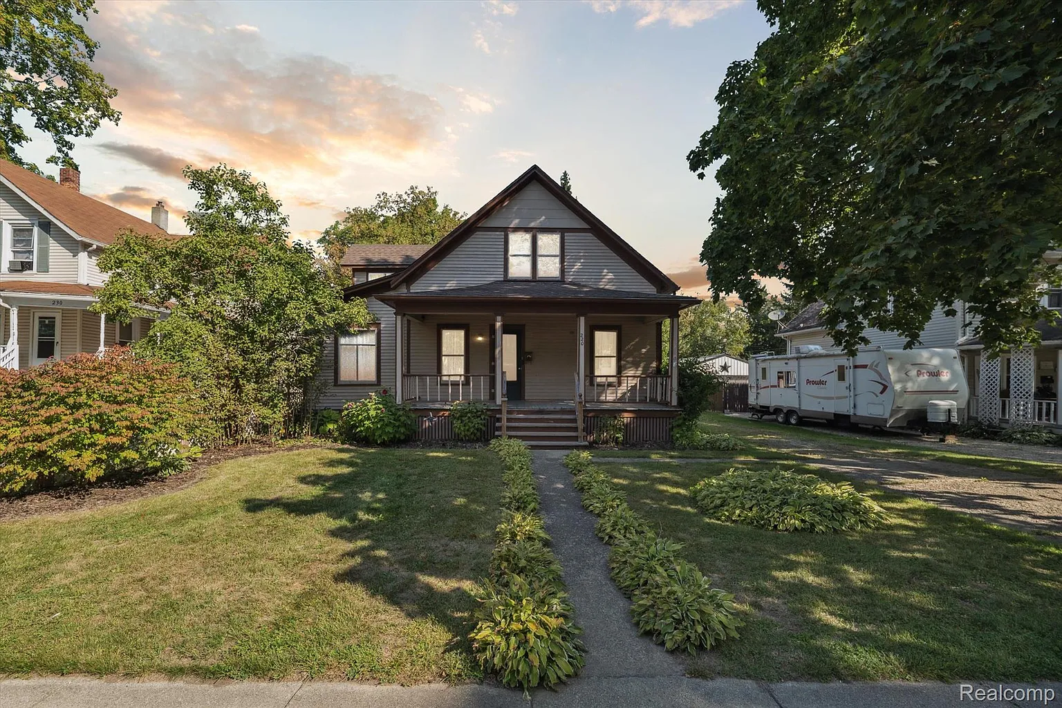 220 W 6th St photo 1