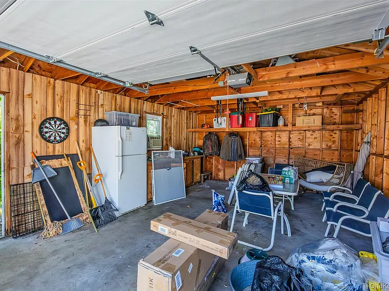 68 Crescent Ln — Photo 43