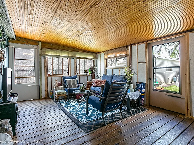 7134 W 74th Pl — Photo 11