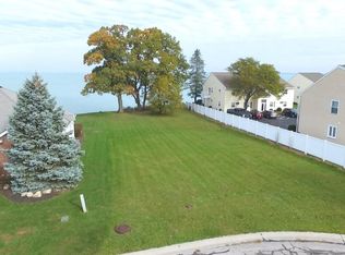 9079 E Rockport Dr, Marblehead, OH 43440