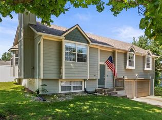 2145 NE Concord St, Lees Summit, MO 64086