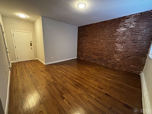 5th image of 15 Stearns Rd APT 4