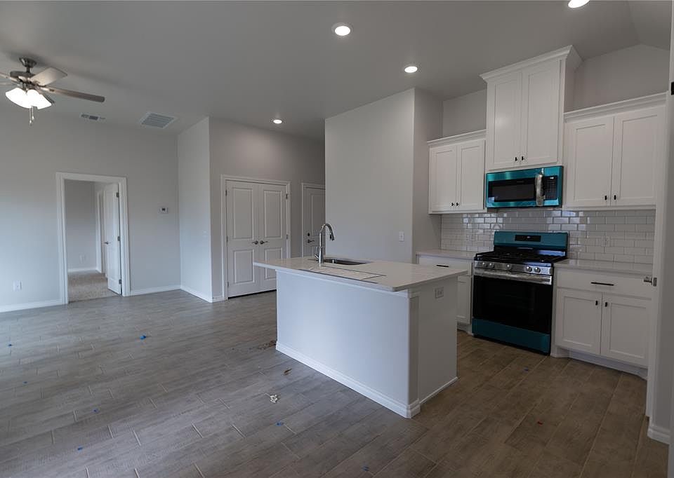 1st image of 8725 Poppey Pl