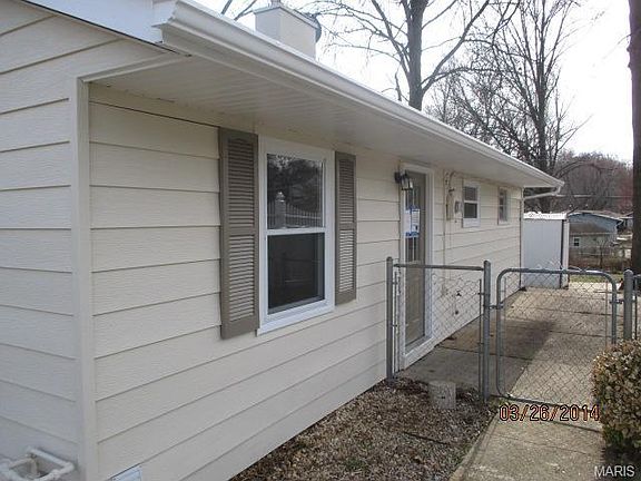 3rd image of 9933 Clearwater Dr
