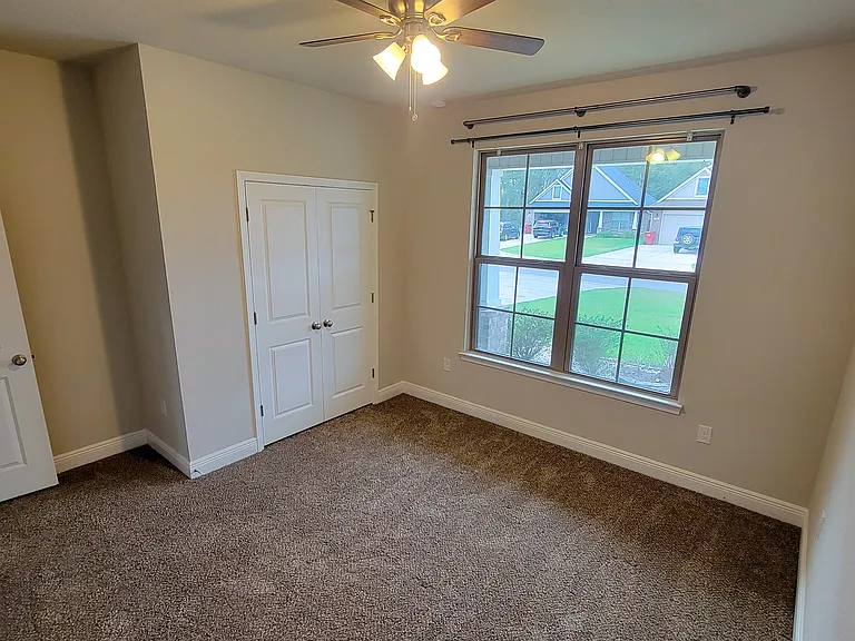 3924 Shady Grove Dr — Photo 5