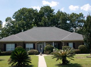 101 Huntington Dr, Headland, AL 36345