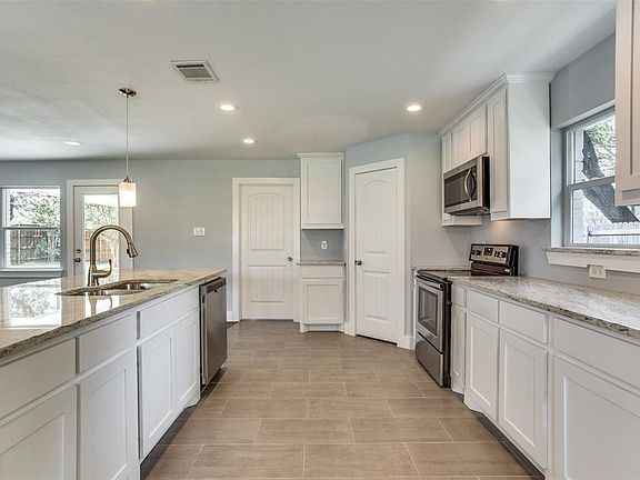 5th image of 3312 Whitehall Dr