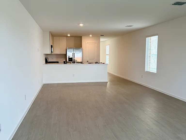 1332 Alfred St — Photo 8