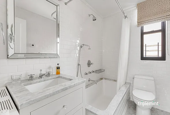 Sold by Triplemint | media 12