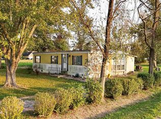 757 W 12th St, Flora, IL 62839