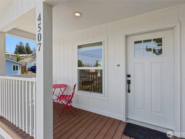4507 Oaks Avenue, Anacortes, WA 98223