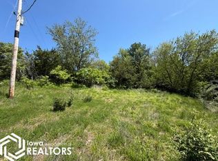 1334 Clark Ave, Brooklyn, IA 52211