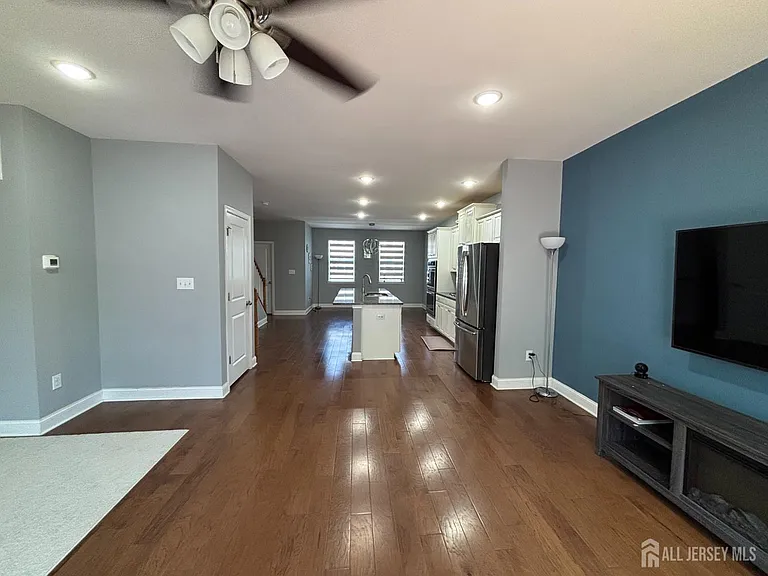 1302 Hights Farm Rd N — Photo 9